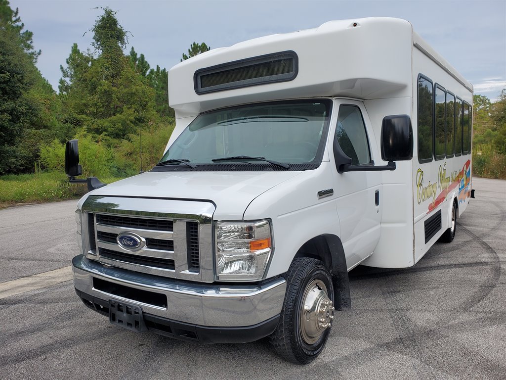 2017 Ford E-Series Cutaway Base's photo