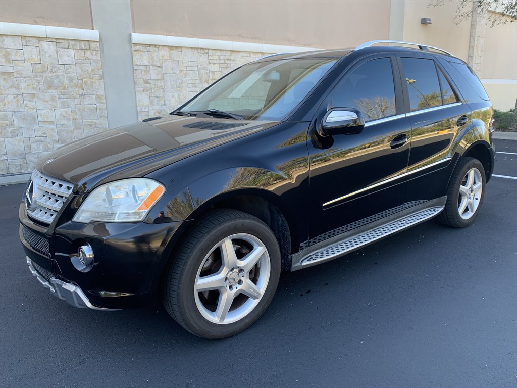 2009 Mercedes-Benz M-Class ML550's photo