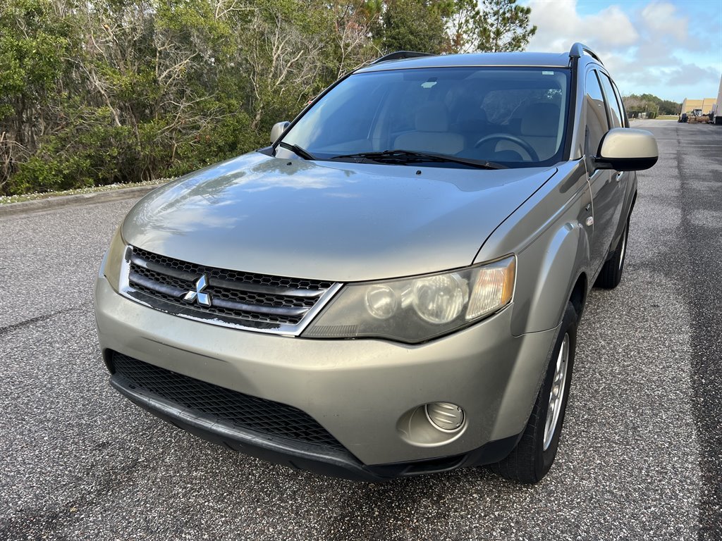 2008 Mitsubishi Outlander LS's photo