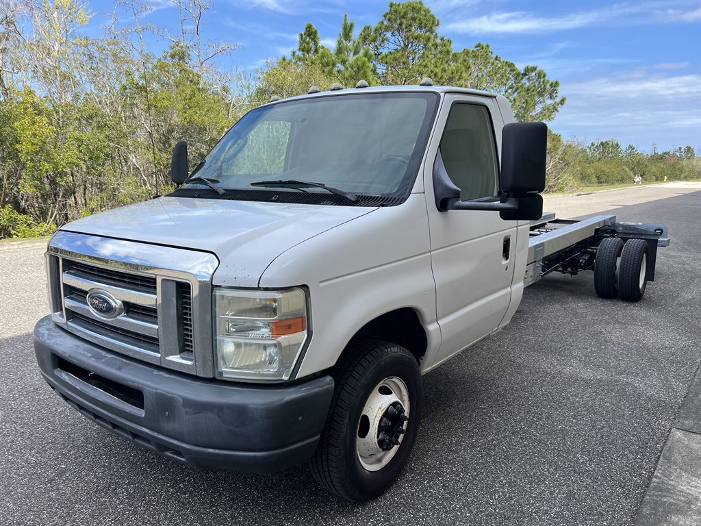 2011 Ford Econoline's photo