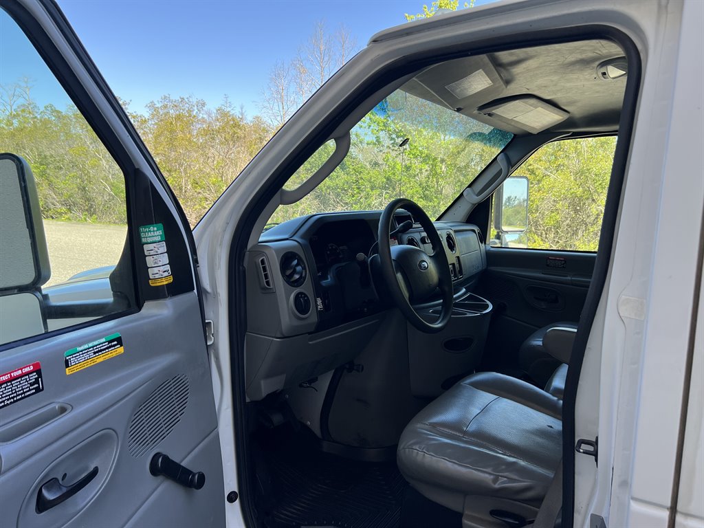 2011 Ford Econoline - Photo 20