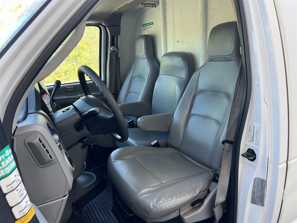 2011 Ford Econoline - Photo 22