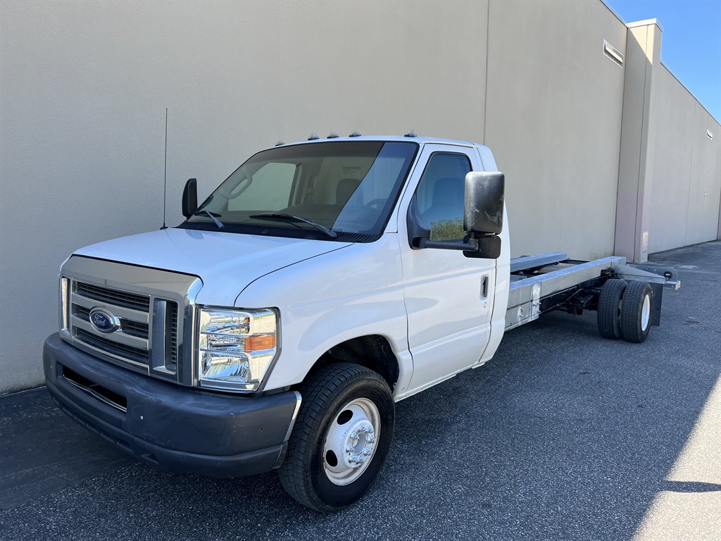 2011 Ford Econoline's photo