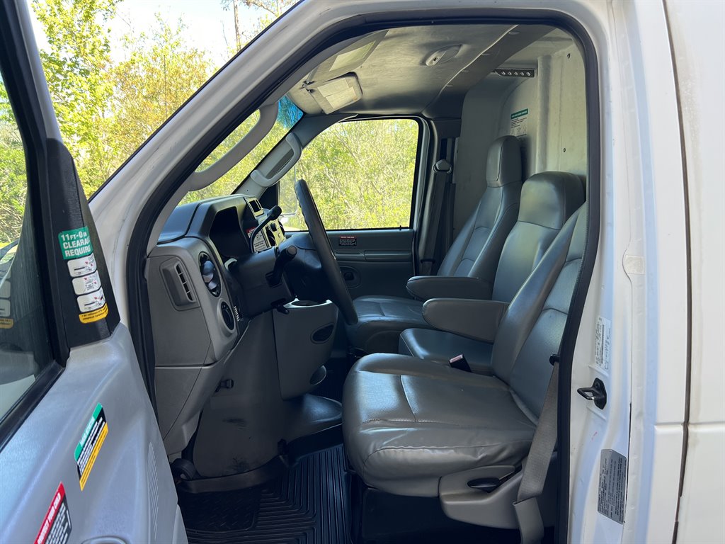 2011 Ford Econoline - Photo 21