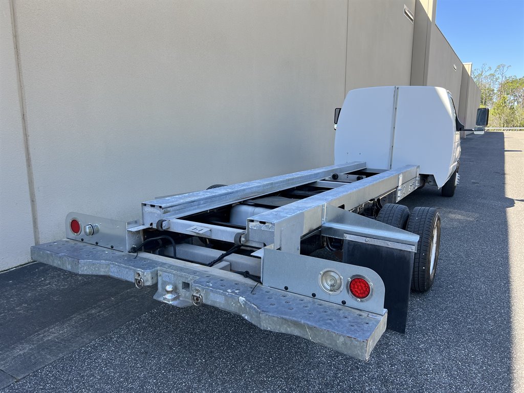 2011 Ford Econoline - Photo 12