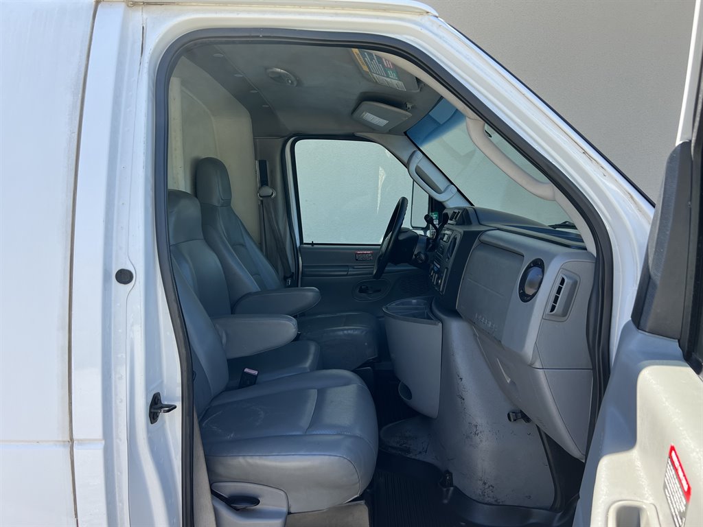 2011 Ford Econoline - Photo 24