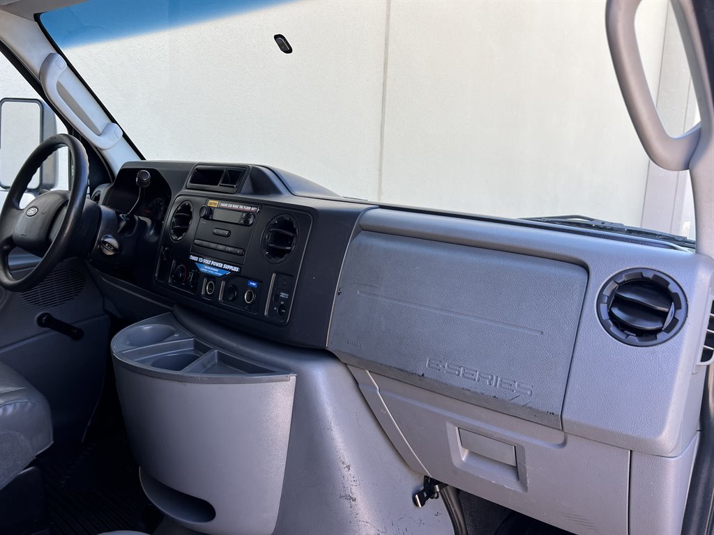 2011 Ford Econoline - Photo 28