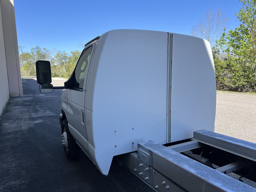 2011 Ford Econoline - Photo 9