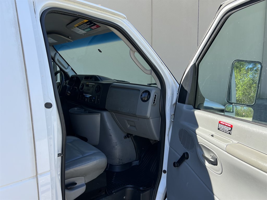 2011 Ford Econoline - Photo 23