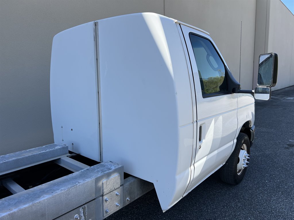 2011 Ford Econoline - Photo 10