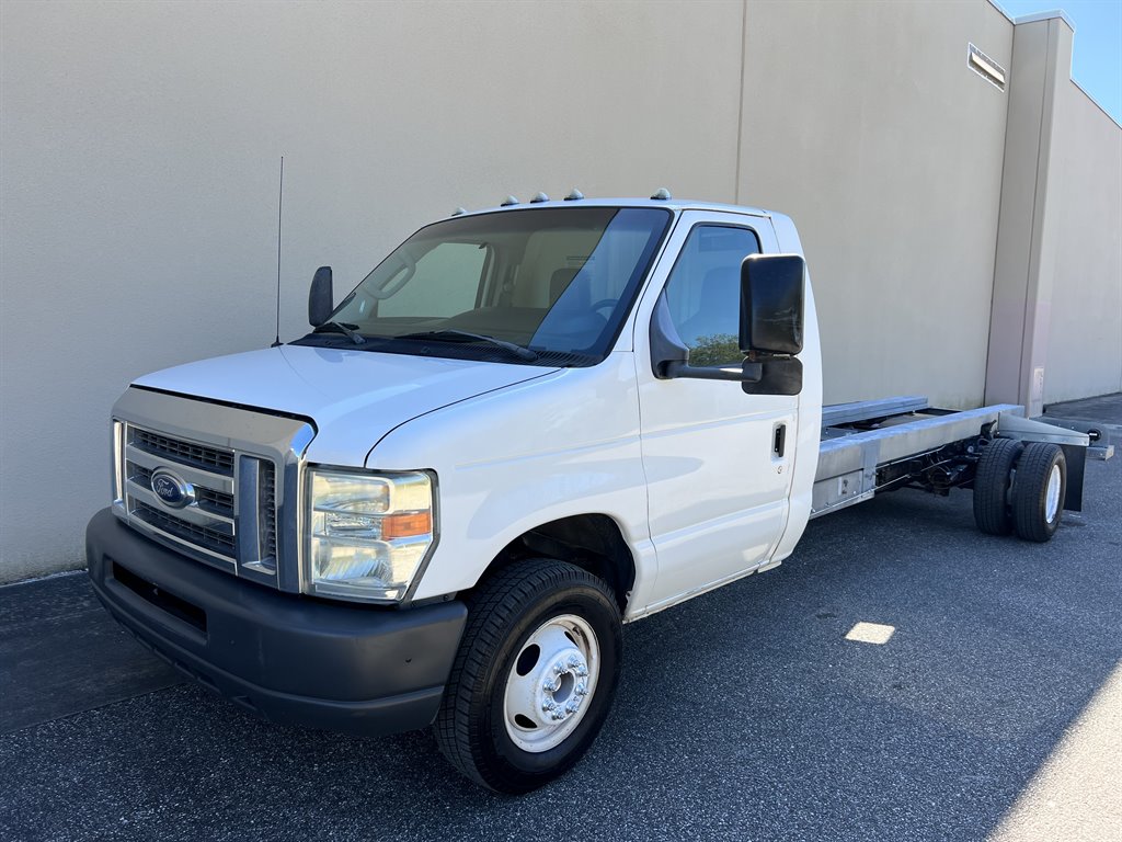2011 Ford Econoline's photo