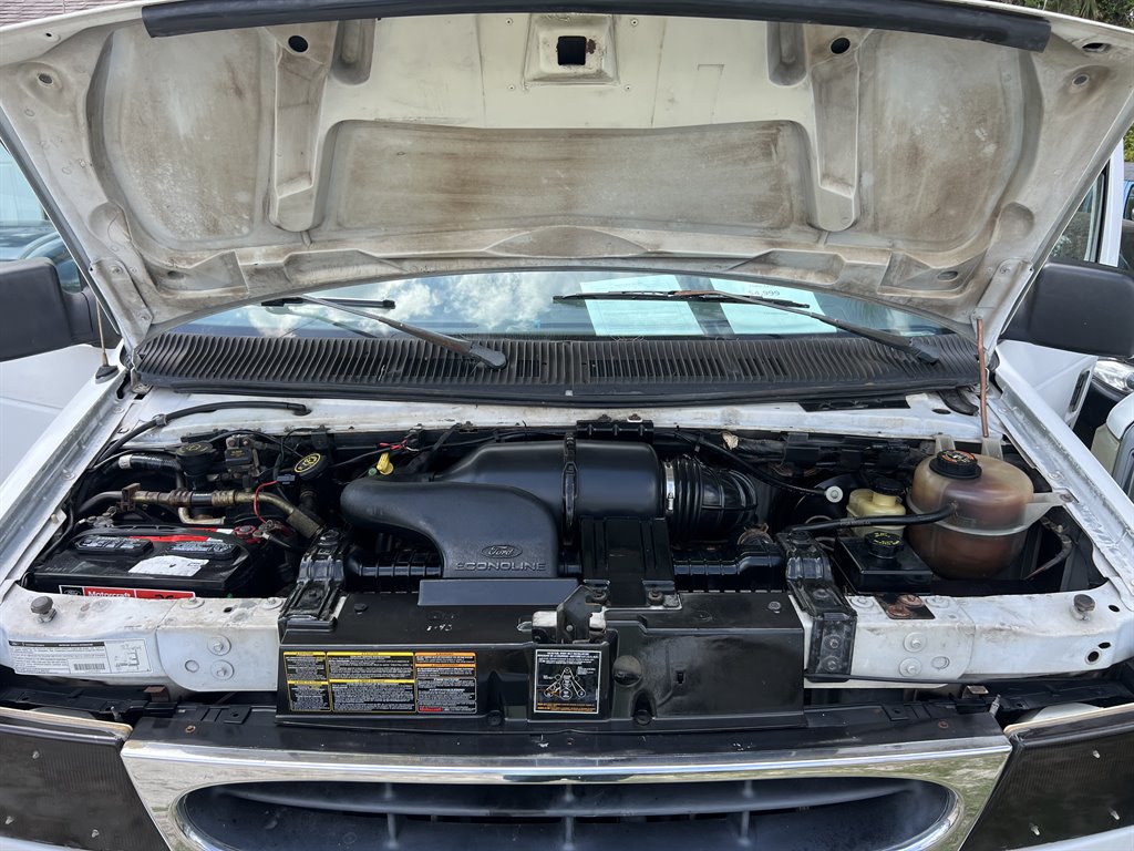 1998 Ford Club Wagon XL - Photo 38