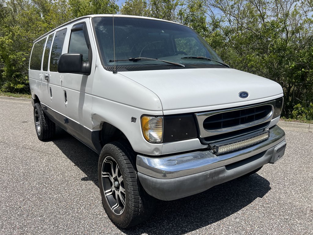 1998 Ford Club Wagon XL - Photo 7
