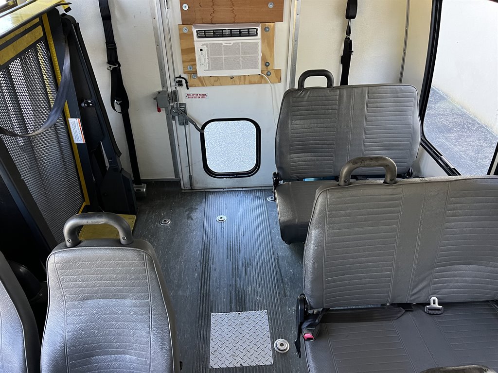 2013 Chevrolet Express G4500 - Photo 40