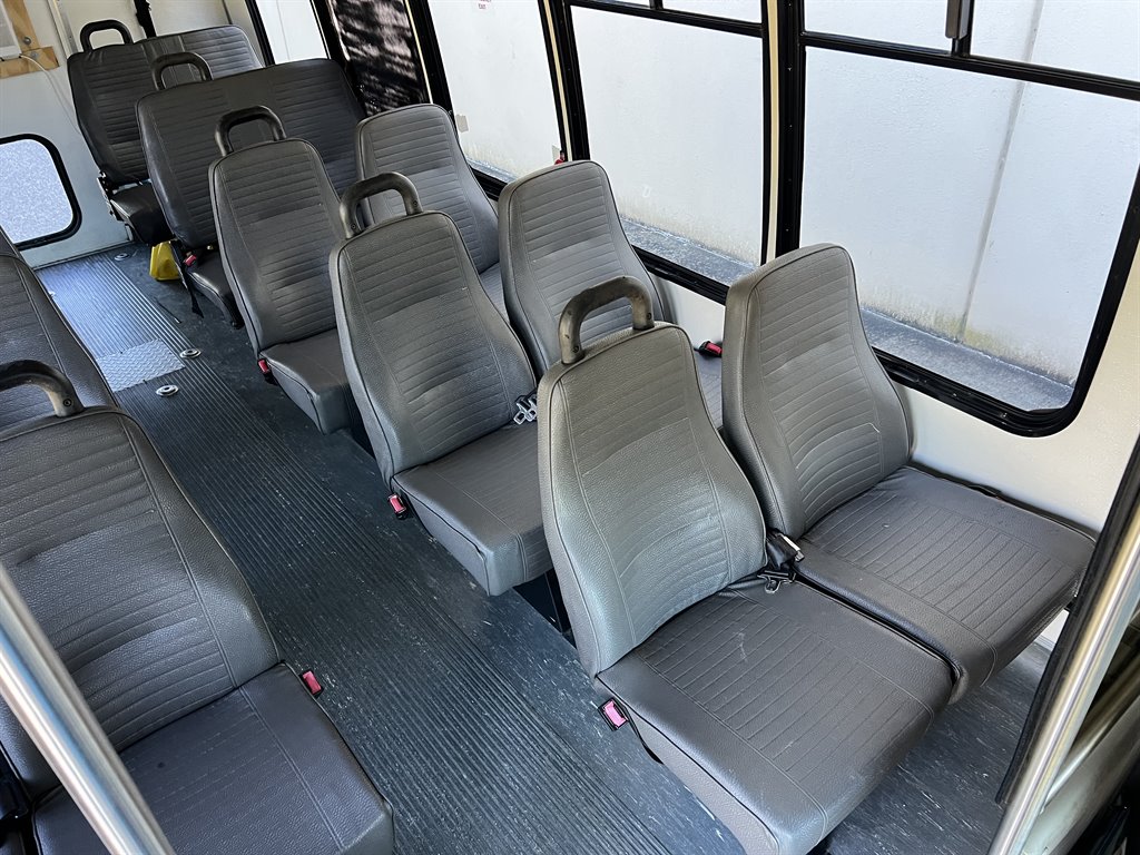 2013 Chevrolet Express G4500 - Photo 36