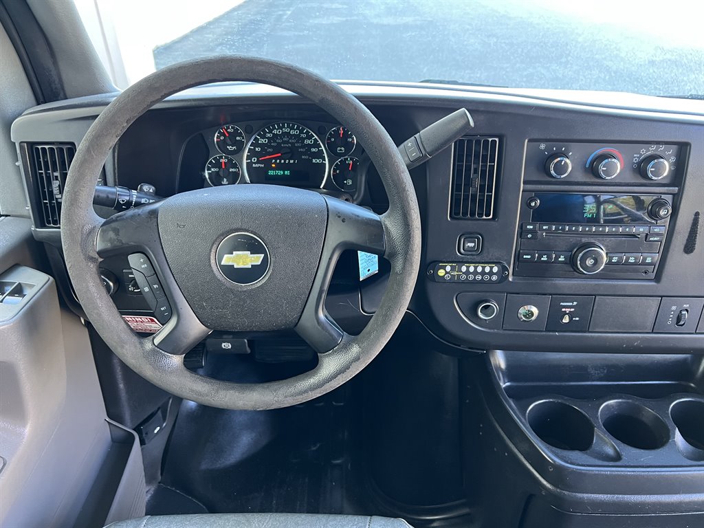 2013 Chevrolet Express G4500 - Photo 28