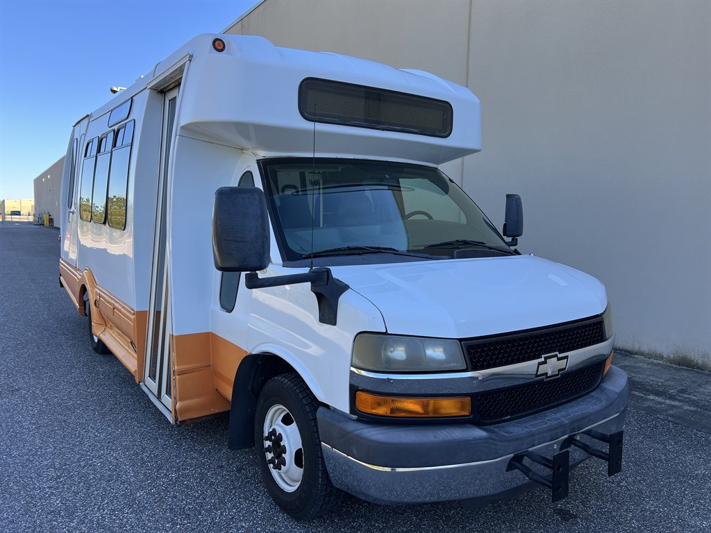 2013 Chevrolet Express G4500 - Photo 7