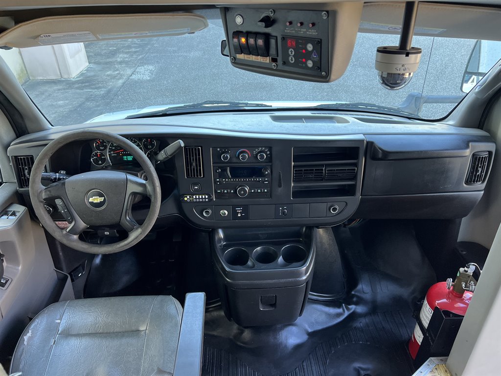 2013 Chevrolet Express G4500 - Photo 23