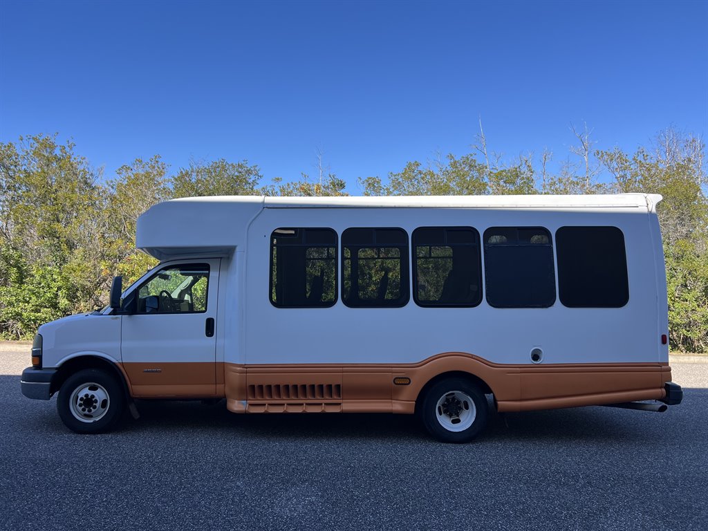 2013 Chevrolet Express G4500 - Photo 8