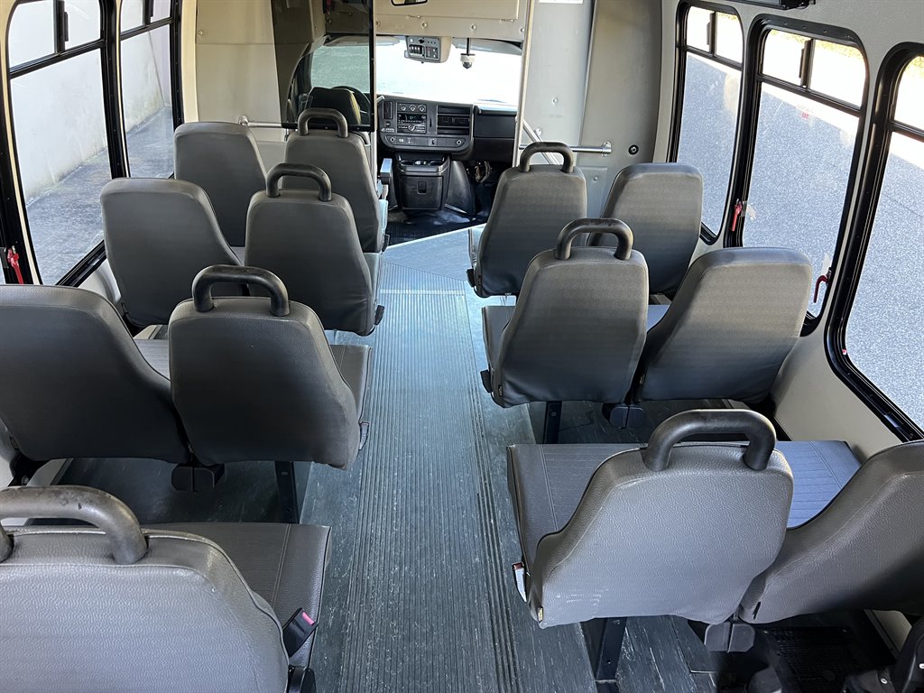 2013 Chevrolet Express G4500 - Photo 46