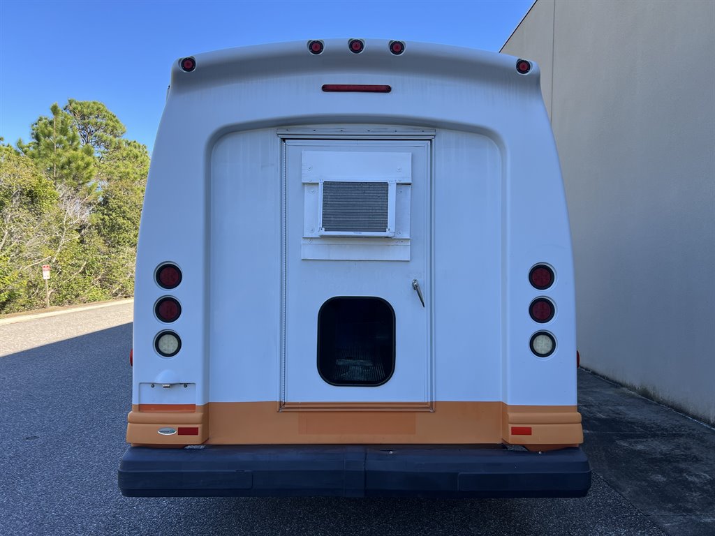2013 Chevrolet Express G4500 - Photo 14