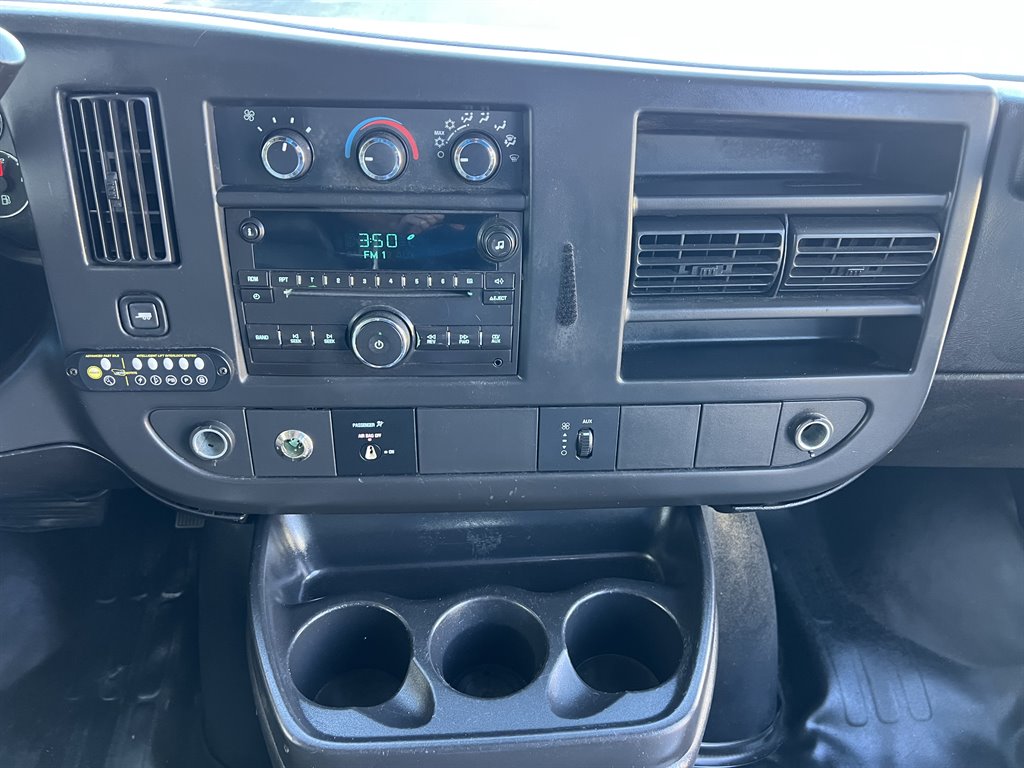 2013 Chevrolet Express G4500 - Photo 24