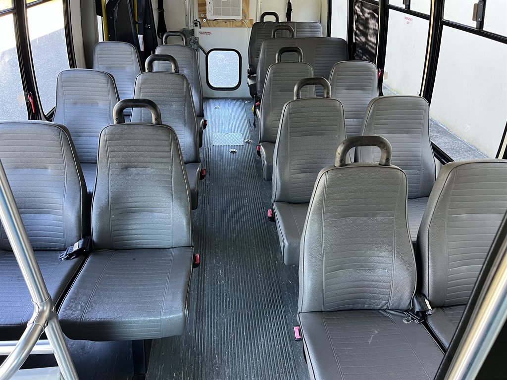 2013 Chevrolet Express G4500 - Photo 35