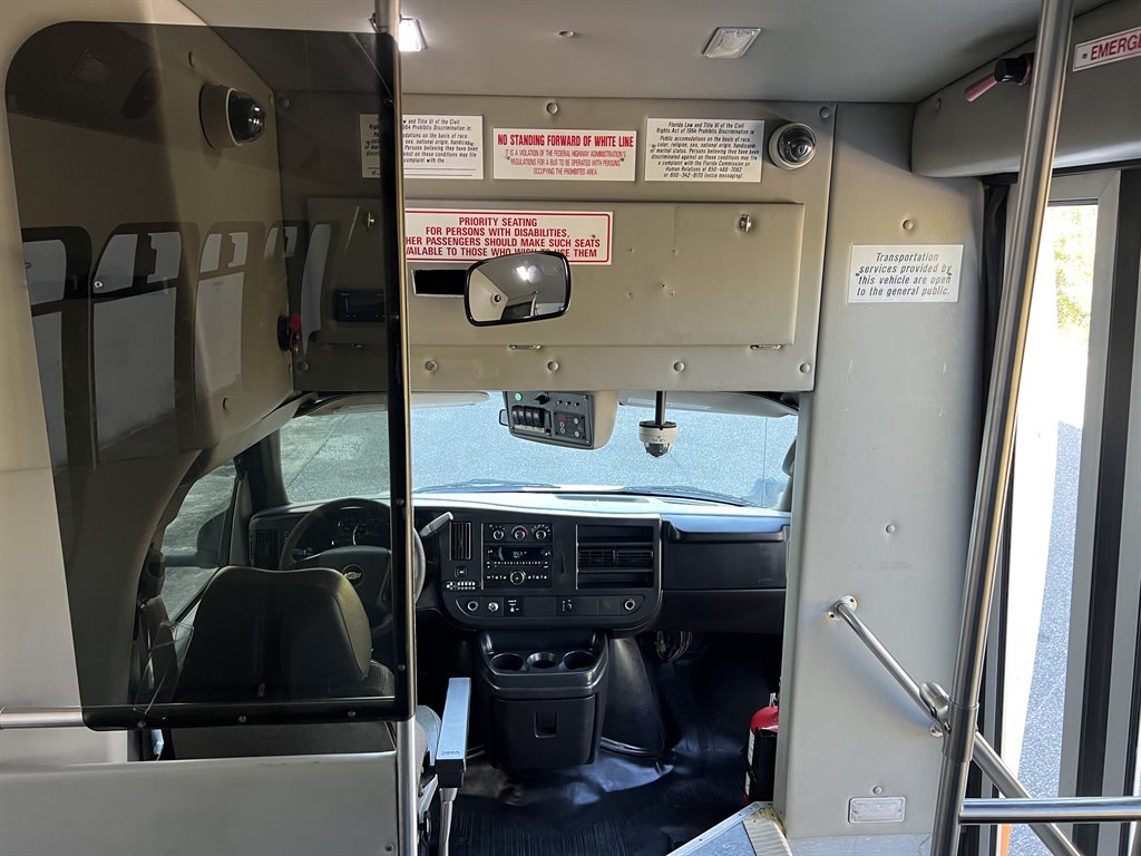 2013 Chevrolet Express G4500 - Photo 33