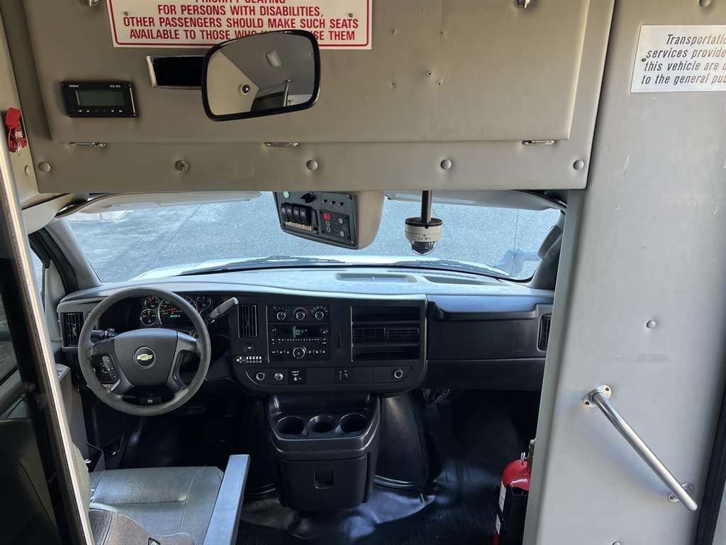 2013 Chevrolet Express G4500 - Photo 32