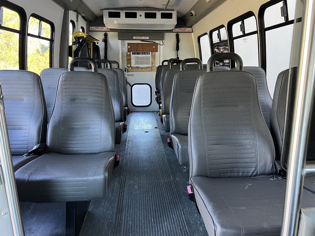2013 Chevrolet Express G4500 - Photo 34