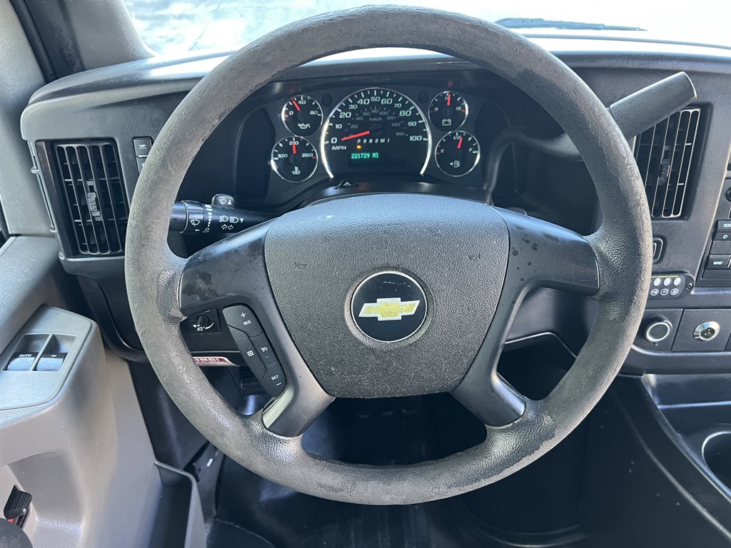 2013 Chevrolet Express G4500 - Photo 29
