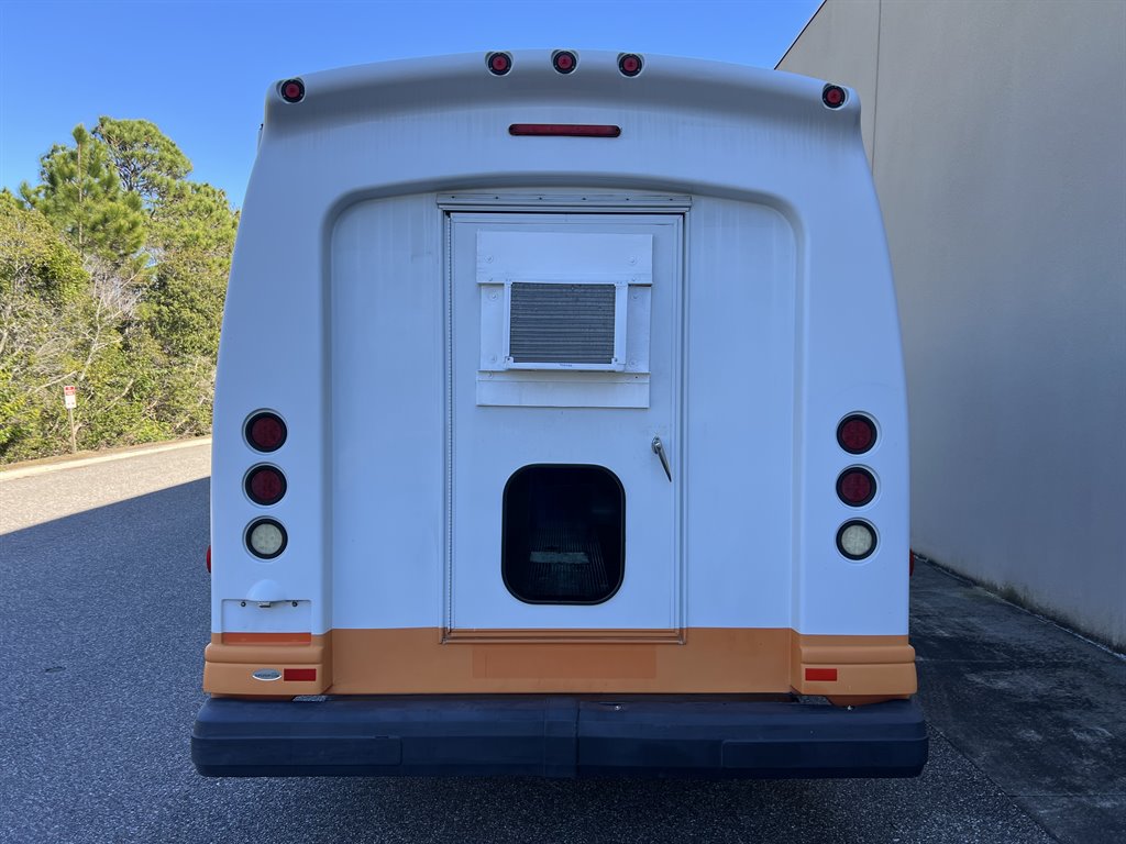 2013 Chevrolet Express G4500 - Photo 15
