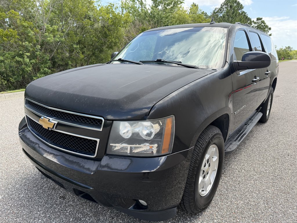 2013 Chevrolet Suburban 2WD 1500 LT's photo