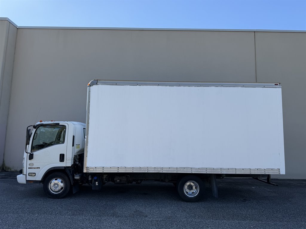 2013 Isuzu NPR HD